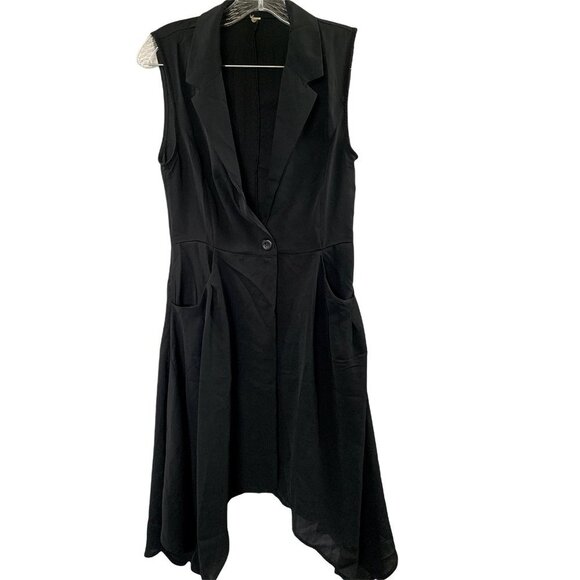 Tops - Women's Black Top With Pockets